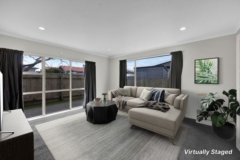 Photo of property in 1 Manse Street, Hawera, 4610