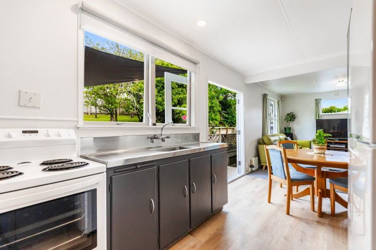 Photo of property in 10 Mcphail Street, Birkdale, Auckland, 0626