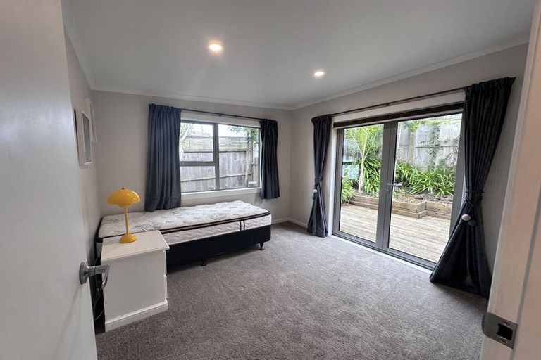 Photo of property in 24 Kiteroa Terrace, Rothesay Bay, Auckland, 0630