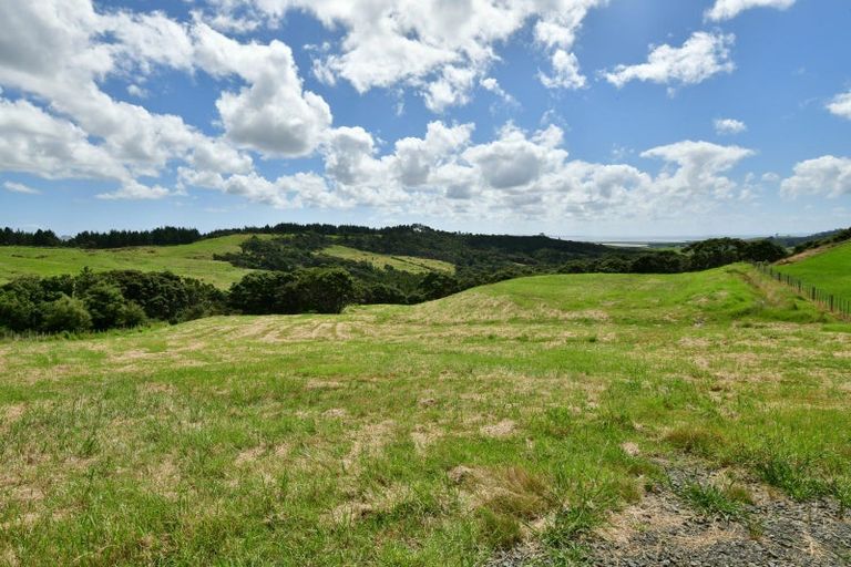 Photo of property in 121 West Road, Kaukapakapa, 0873