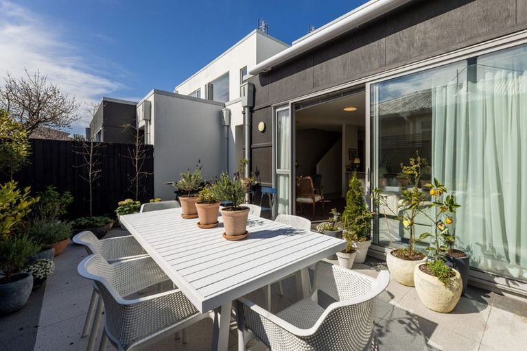 Photo of property in 2/670 Ferry Road, Woolston, Christchurch, 8023