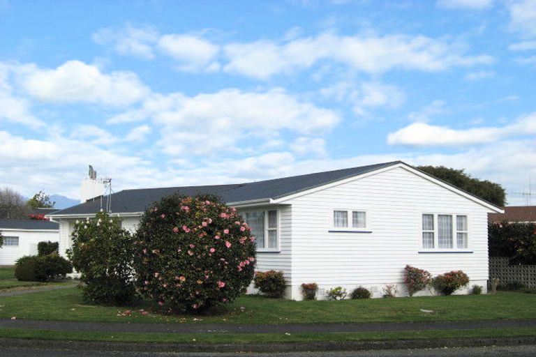 Photo of property in 8 Glen Street, Levin, 5510