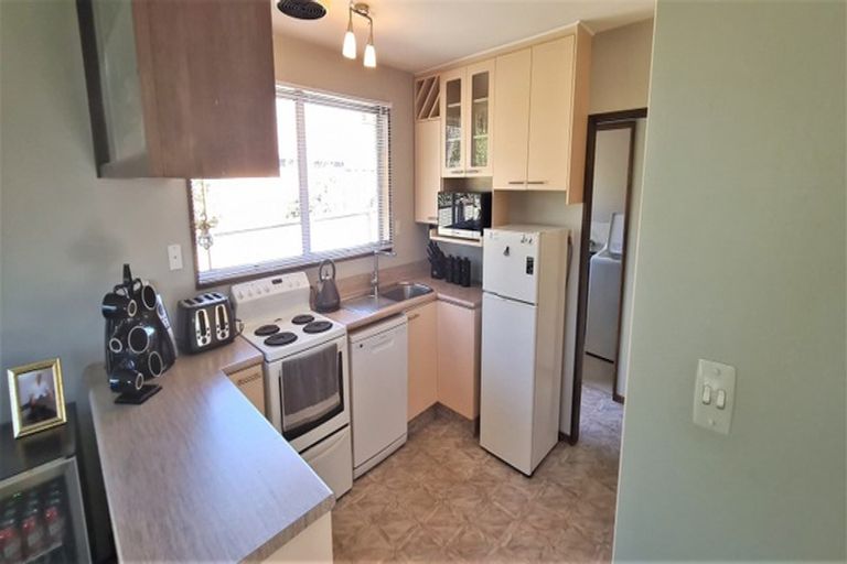 Photo of property in 11 Gibbs Drive, Woodend, 7610