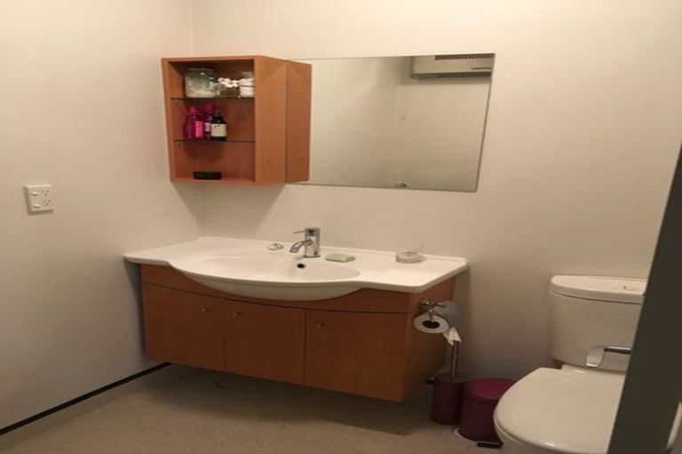 Photo of property in Budget Car Rental, 2/81 Ghuznee Street, Te Aro, Wellington, 6011