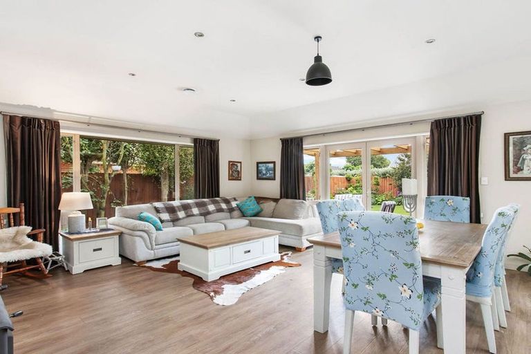 Photo of property in 10 Juniper Way, Prebbleton, 7604