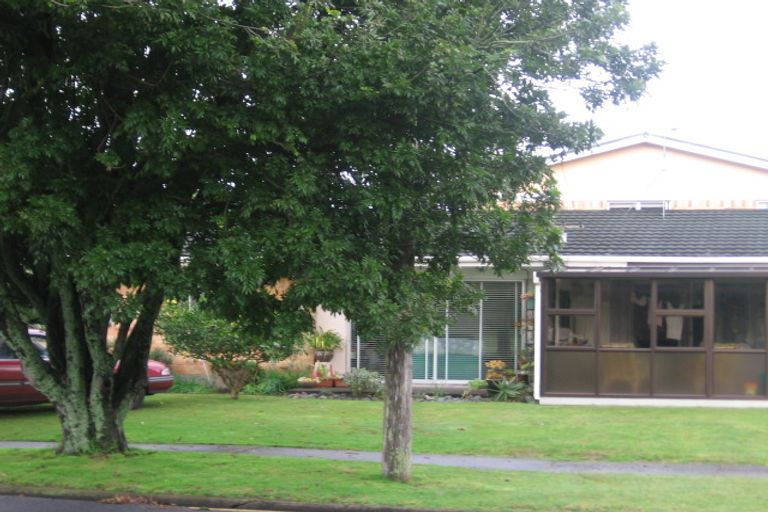 Photo of property in 2/3 Opaheke Road, Papakura, 2110