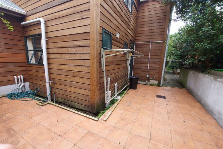Photo of property in 2u1 Malcolm Lane, Thorndon, Wellington, 6011
