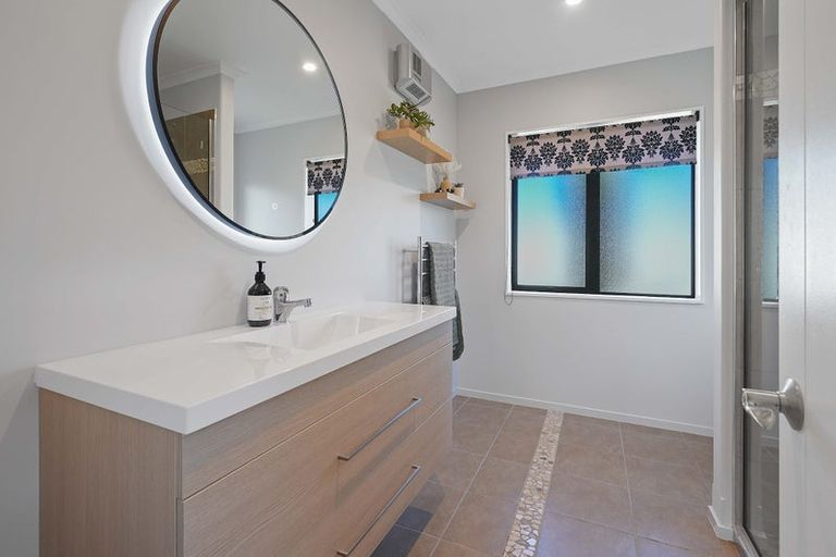 Photo of property in 8 Frame Crescent, Rolleston, 7614