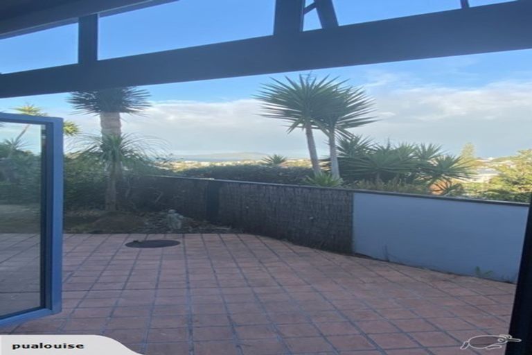 Photo of property in 1/83 East Coast Road, Castor Bay, Auckland, 0620