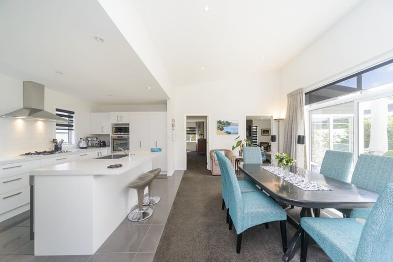 Photo of property in 3 Levi Place, Kelvin Grove, Palmerston North, 4414