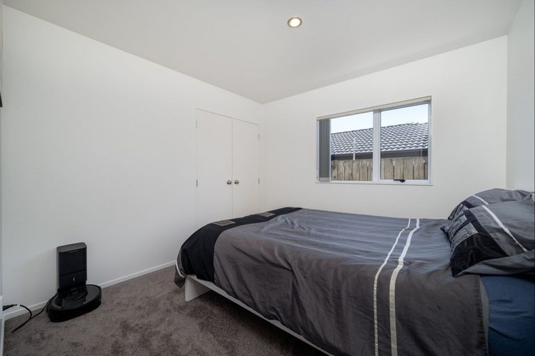 Photo of property in 16 John Broad Place, Flat Bush, Auckland, 2019
