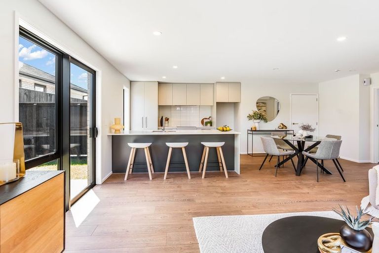 Photo of property in 4 Manaakitia Road, Karaka, 2124