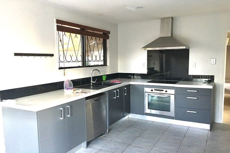 Photo of property in 84 Keegan Drive, Massey, Auckland, 0614