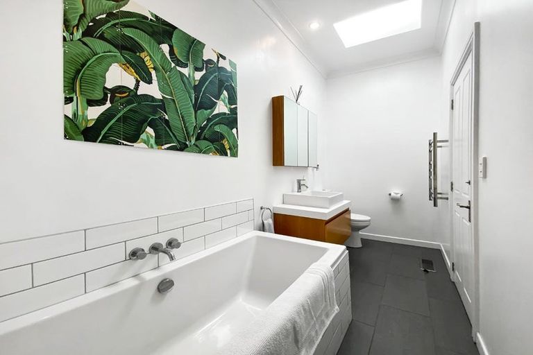 Photo of property in 55 Mckinley Crescent, Brooklyn, Wellington, 6021