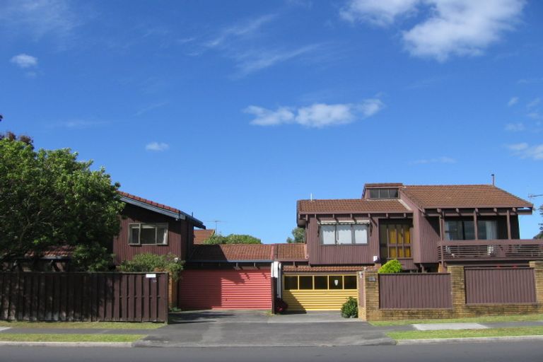 Photo of property in 189a East Coast Road, Castor Bay, Auckland, 0620