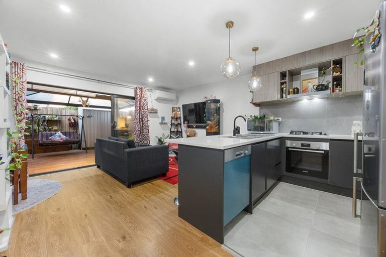 Photo of property in 4/143 Portage Road, New Lynn, Auckland, 0600