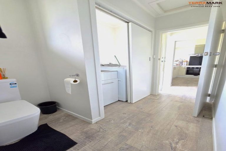 Photo of property in 21 Totara Park Road, Clouston Park, Upper Hutt, 5018