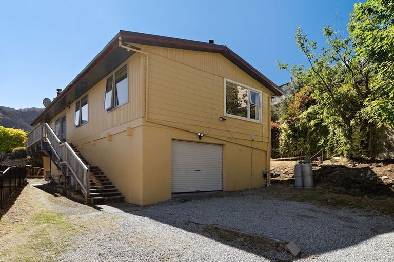 Photo of property in 20 Panorama Terrace, Queenstown, 9300