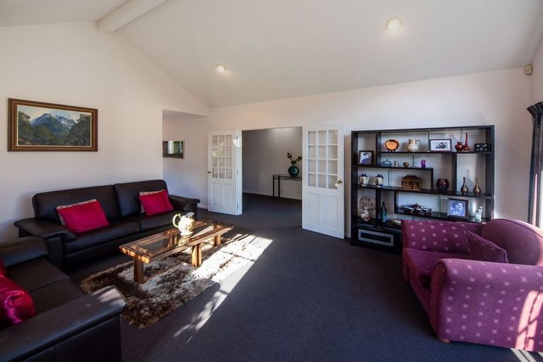 Photo of property in 143 Westchester Drive, Churton Park, Wellington, 6037
