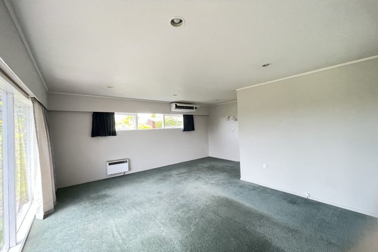 Photo of property in 1 Anakiwa Place, Milford, Auckland, 0620