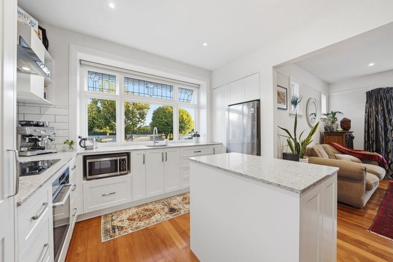Photo of property in 127 Weston Road, St Albans, Christchurch, 8052