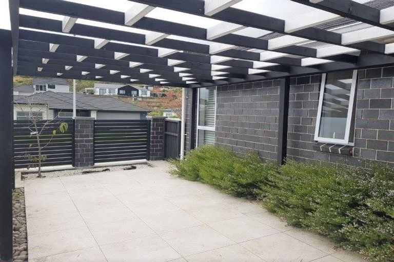 Photo of property in 17 Banks Boulevard, Whitby, Porirua, 5024