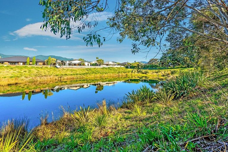 Photo of property in 184-186 Milne Drive, Paraparaumu, 5032