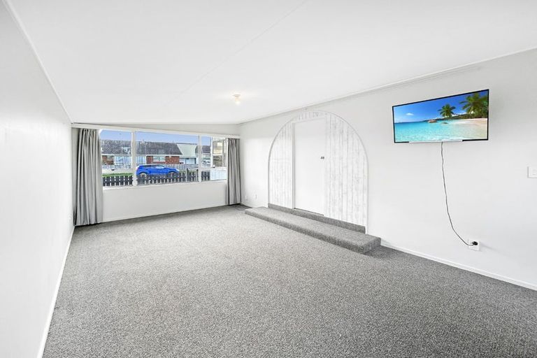 Photo of property in 27 Cross Street, Castlecliff, Whanganui, 4501
