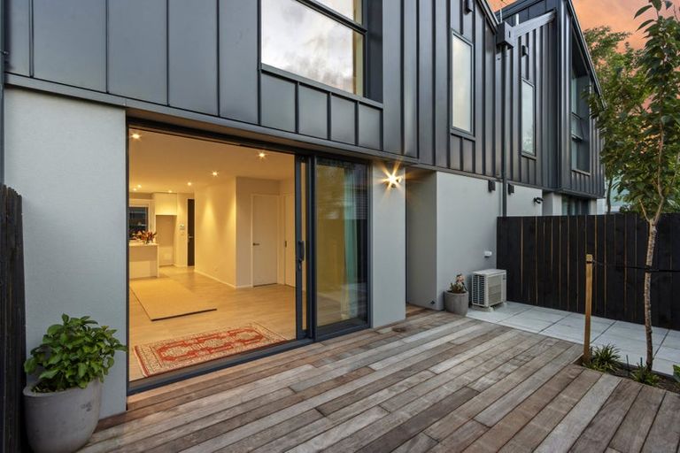 Photo of property in 202b Edgeware Road, Edgeware, Christchurch, 8013