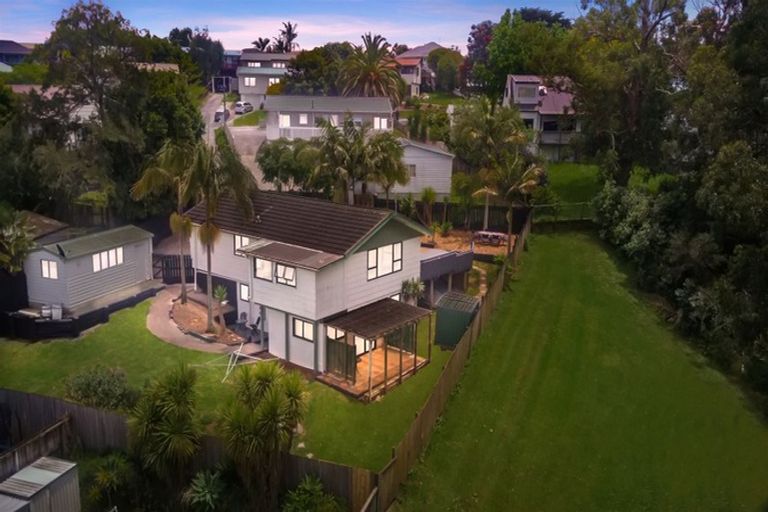 Photo of property in 29 Elizabeth Drive, West Harbour, Auckland, 0618