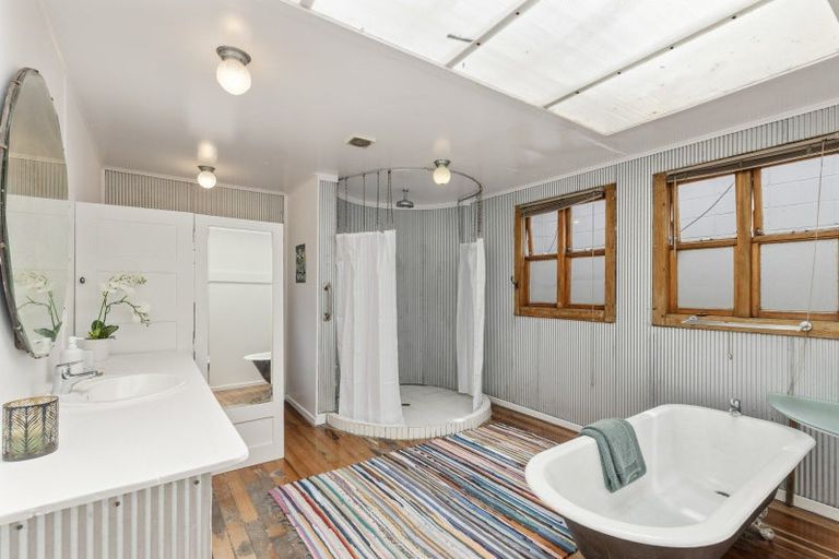 Photo of property in 43 Domett Street, Waitara, 4320