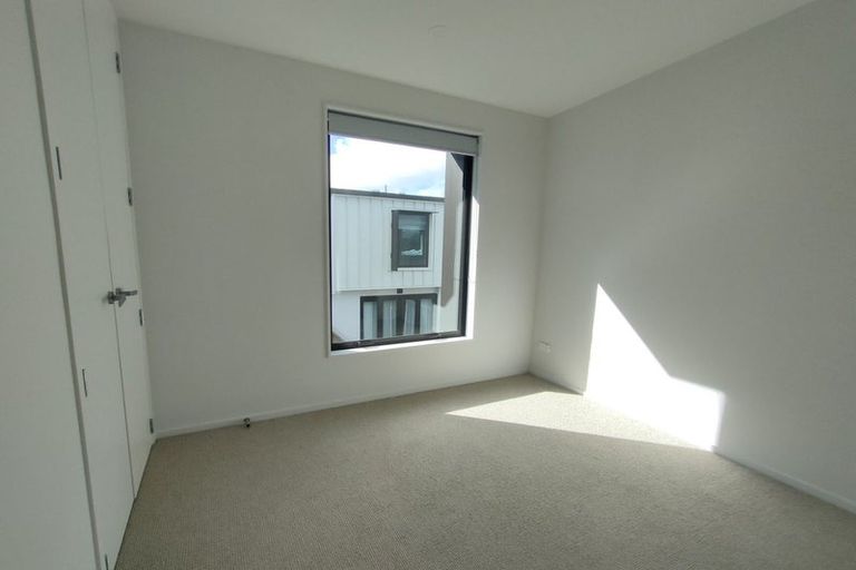 Photo of property in 65a/6 Hogans Road, Glenfield, Auckland, 0629