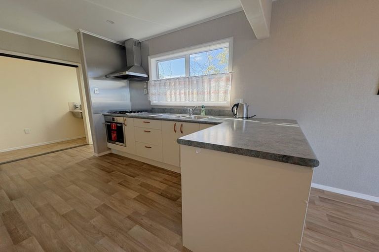 Photo of property in 5 Oakleigh Street, Maungaraki, Lower Hutt, 5010