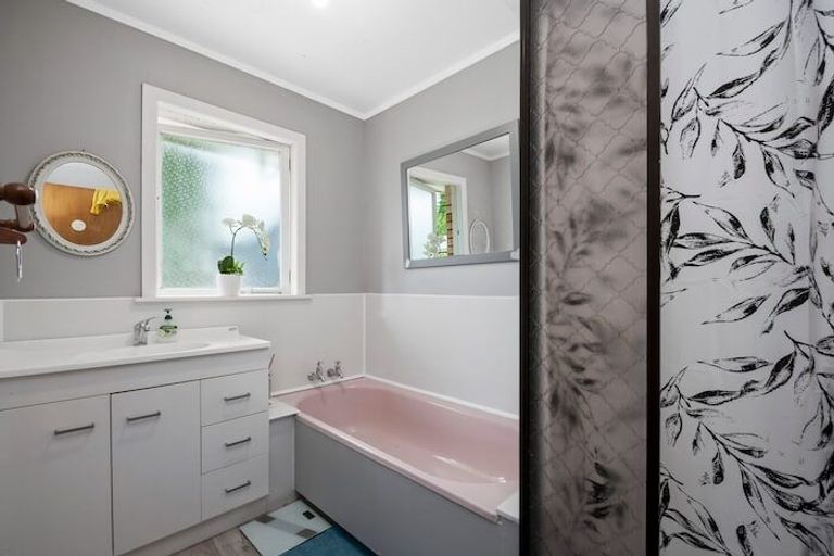 Photo of property in 19 Kenmore Place, Tokoroa, 3420