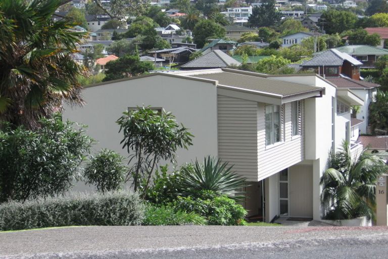 Photo of property in 1/16 Penning Road, Castor Bay, Auckland, 0620