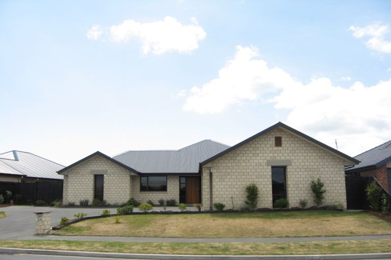 Photo of property in 24 Linkwater Way, Parklands, Christchurch, 8083