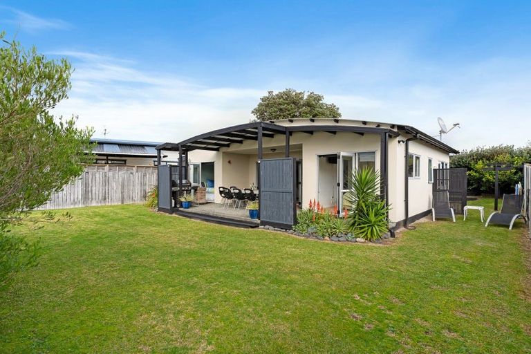 Photo of property in 227b Ocean Road, Whangamata, 3620