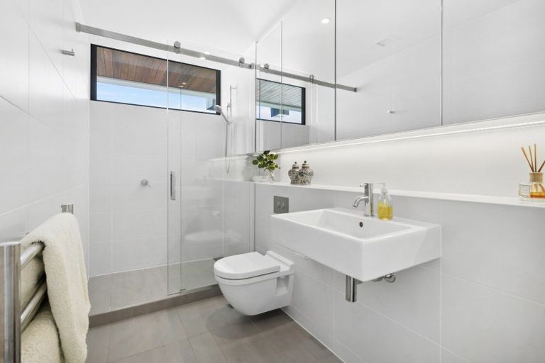 Photo of property in Clyde Quay Wharf, 1a/7 Clyde Quay Wharf, Te Aro, Wellington, 6011