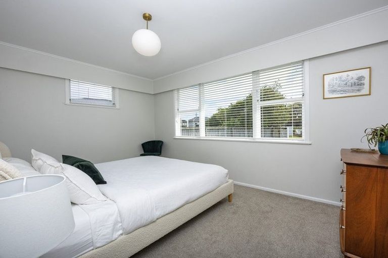 Photo of property in 8 Brennan Avenue, Te Atatu Peninsula, Auckland, 0610