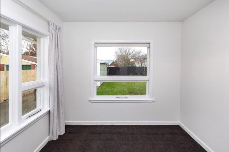 Photo of property in 94 Avondale Road, Avondale, Christchurch, 8061