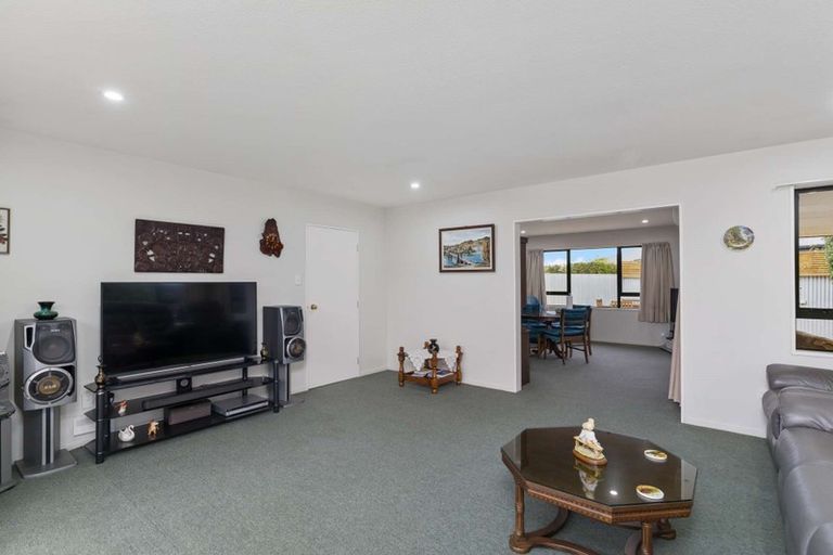 Photo of property in 6 Mclean Place, Woodend, 7610