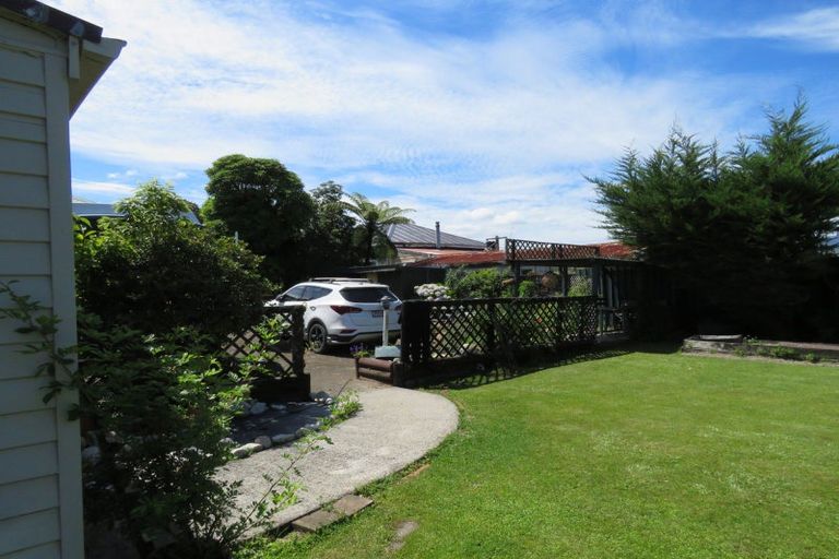 Photo of property in 46 Romilly Street, Westport, 7825