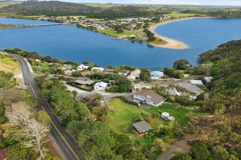 Photo of property in 1 Bush Point Road, Cable Bay, 0420