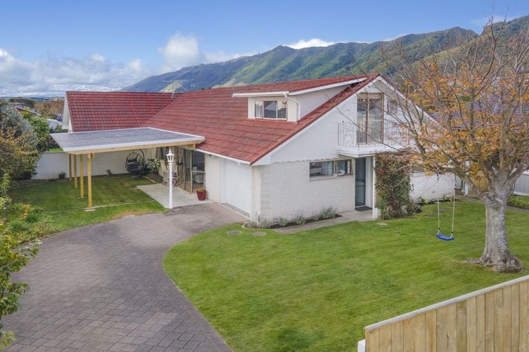 Photo of property in 41 Belvedere Avenue, Waikanae, 5036