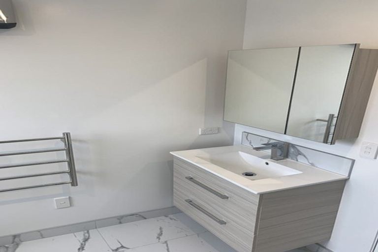 Photo of property in 1/2 Jadewynn Drive, Massey, Auckland, 0614