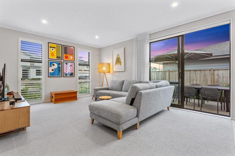 Photo of property in 7 Onekura Street, Red Beach, 0932