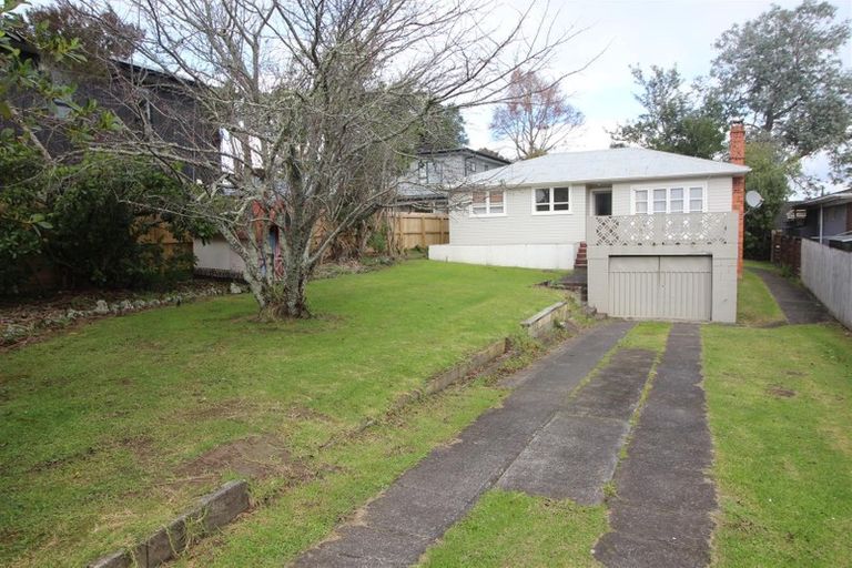 Photo of property in 16 Pomaria Road, Henderson, Auckland, 0610