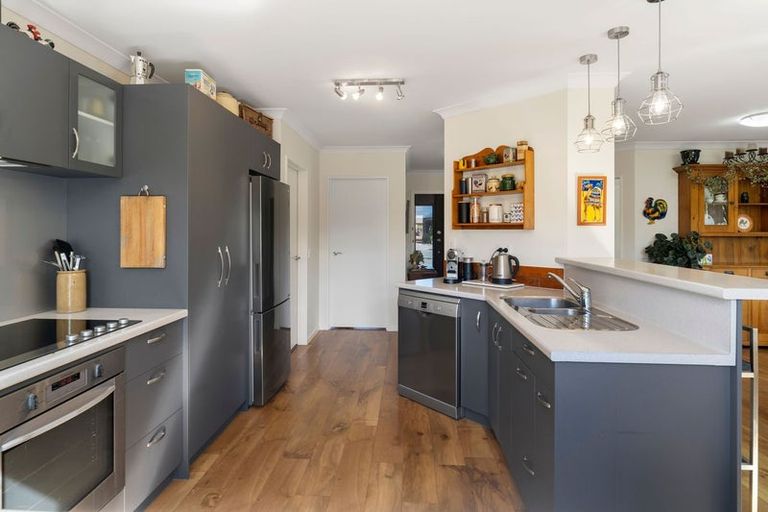 Photo of property in 8a Angus Place, Wakefield, 7025