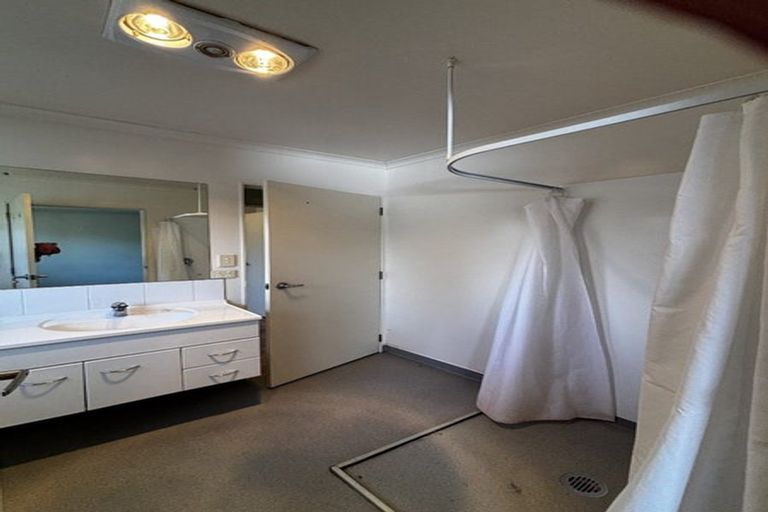 Photo of property in 3 Warwick Road, Stratford, 4332