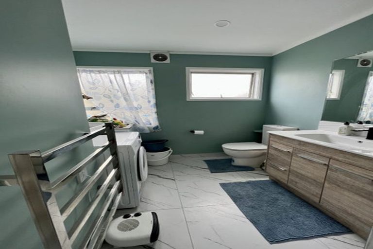 Photo of property in 56 Walworth Avenue, Pakuranga Heights, Auckland, 2010